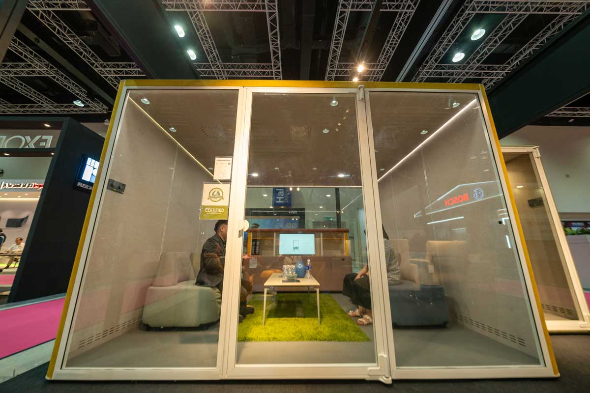Conference pod with Modu sofa and Brava divider inside